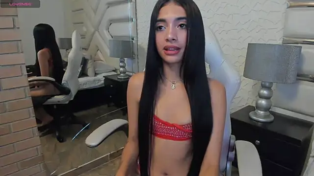 Chat +18 de KattyLilli ao vivo