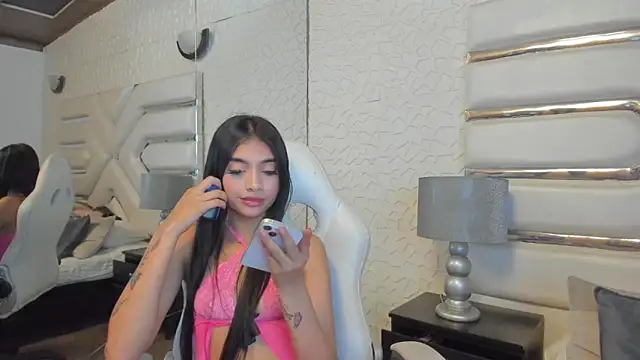KattyLilli's Live XXX Chat