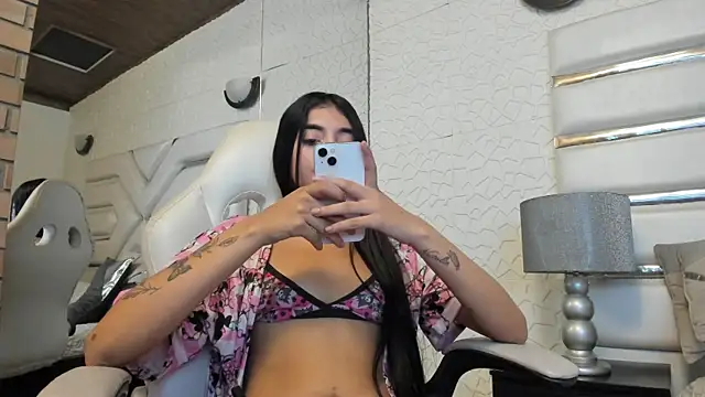 KattyLilli Live XXX-Chat