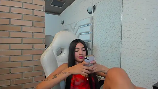 KattyLilli's Live XXX Chat
