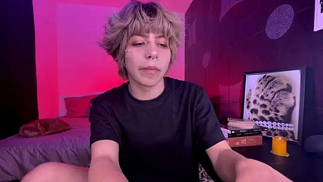 Aronn_44's Webcam Show