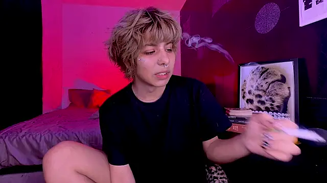 Aronn_44's Webcam Show