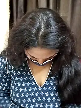 Show modela Roji_bha na web-kameri