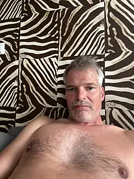 Show modela Thor-82 na web-kameri