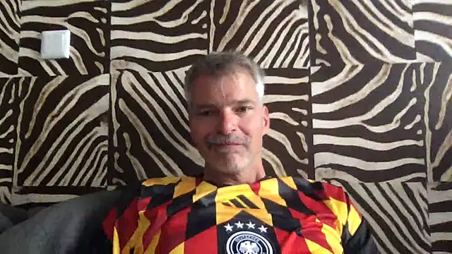 Show modela Thor-82 na web-kameri