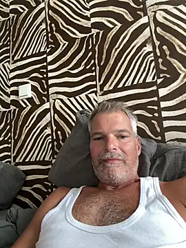 Show modela Thor-82 na web-kameri