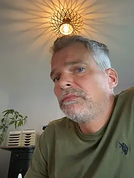 Thor-82 Show in webcam