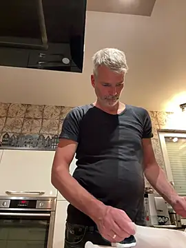 Thor-82 Webcam-Show