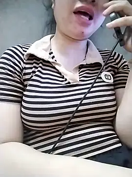 Girl_lovebaby Pertunjukan Webcam