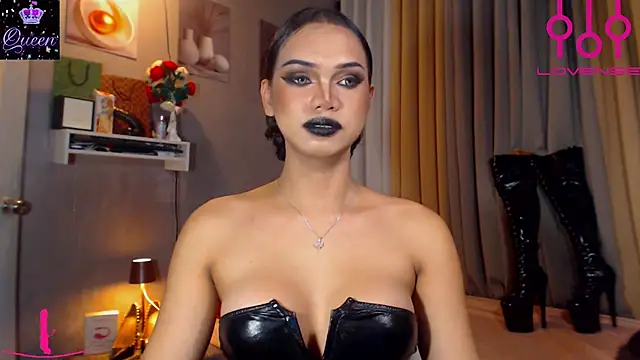 Lexi_ThunderFuck webkamerás műsora