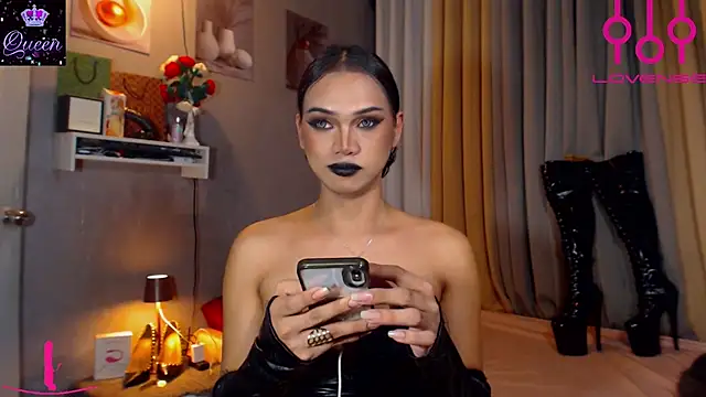Lexi_ThunderFuck Show in webcam