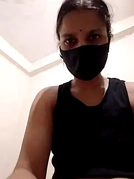 Chat XXX en directo de kiran-baby