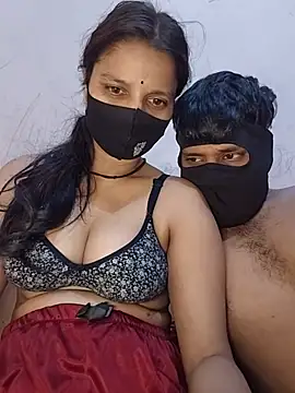 Show modela kiran-baby na web-kameri