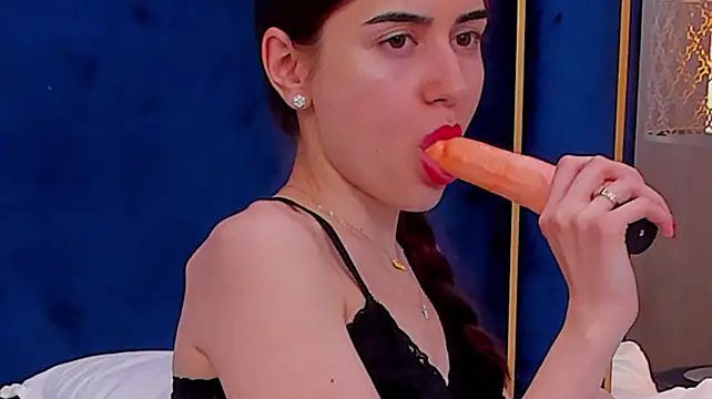 tenny_shy – Naživo XXX chat