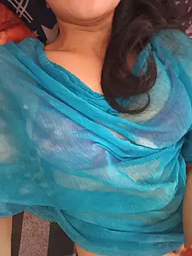 zoya_baby_ Show in webcam
