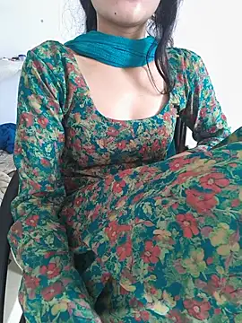 zoya_baby_ Show in webcam