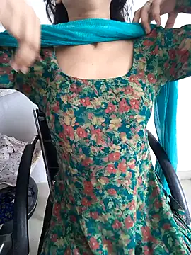zoya_baby_'s Webcam Show