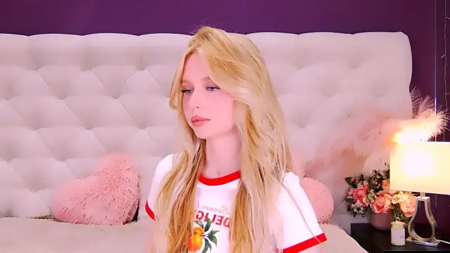 RheaSky Adlı Modelin Canlı XXX Sohbeti