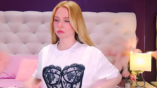 RheaSky XXX чат на живо