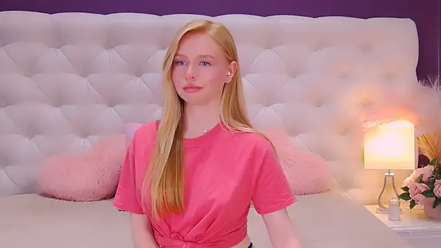 RheaSky's Live XXX Chat