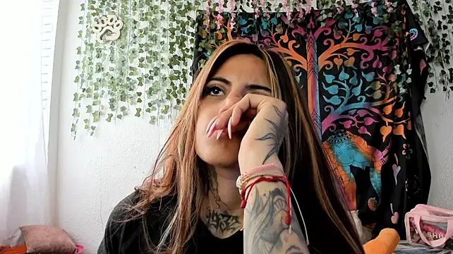 Eva_Tattoo élő XXX-chatje