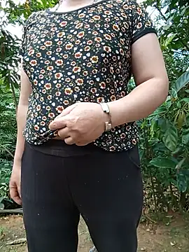 tuyet-nhi – Naživo XXX chat