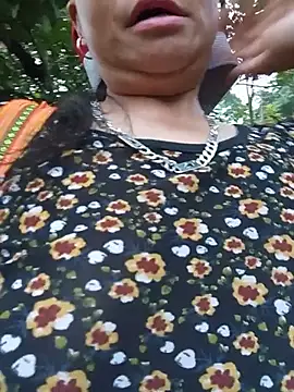 tuyet-nhi XXX чат на живо