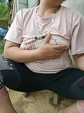 Sembang XXX Secara Langsung tuyet-nhi