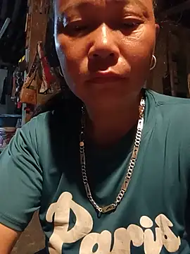 Chat XXX en directo de tuyet-nhi