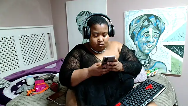 ThickAssMammie26 Adlı Modelin Canlı XXX Sohbeti