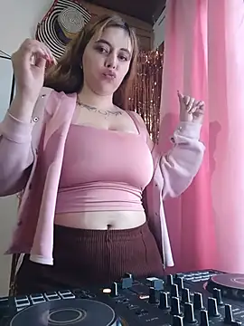 Isabella__Risky Adlı Modelin Web Kamerası Şovu