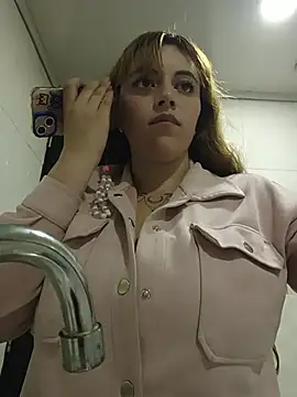 Pokazy przed kamerką – Isabella__Risky