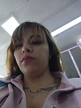 Isabella__Risky Adlı Modelin Canlı XXX Sohbeti
