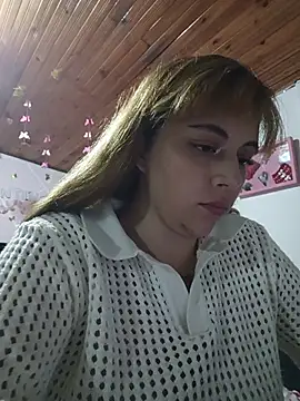 Emma_Risky- – webcam-show