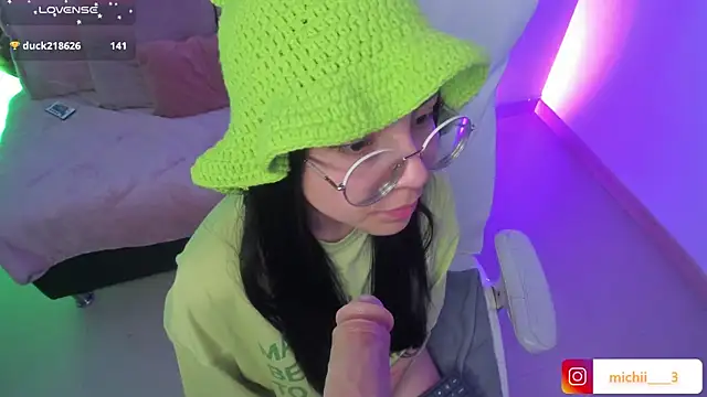 kitty_patitas_suavesss Adlı Modelin Canlı XXX Sohbeti