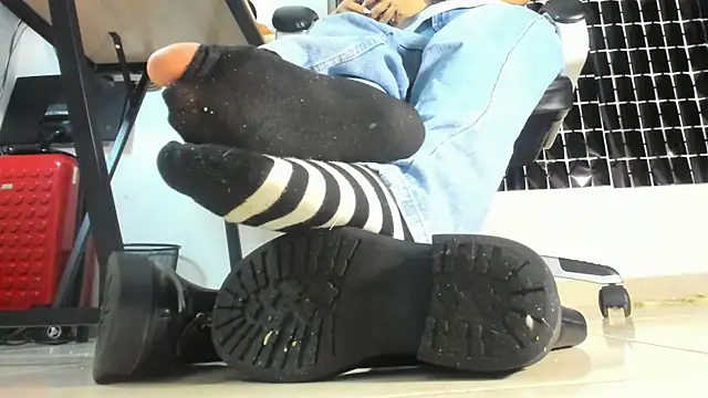 MissAlmaFenix's Webcam Show