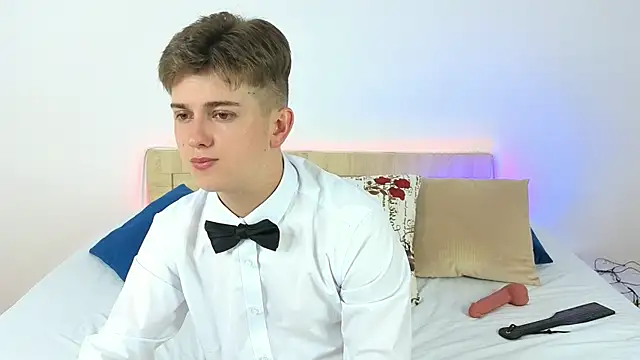 Miless_Cooper webcam show