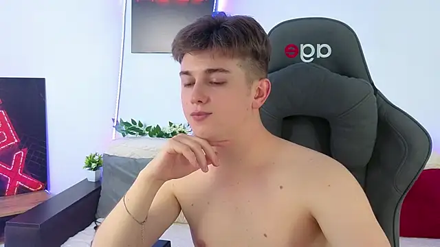 Miless_Cooper Webcam Show