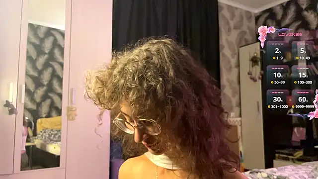 CurlyWinx Webcam show