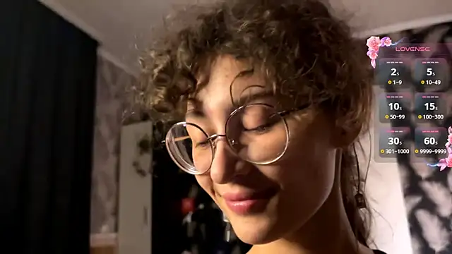 CurlyWinx Webcam Show
