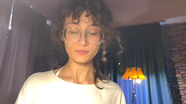 CurlyWinx élő XXX-chatje