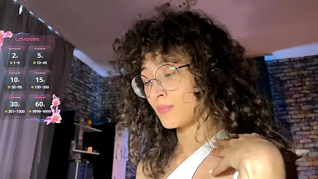 CurlyWinx Webcamshow