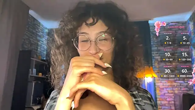 CurlyWinx's Webcam Show