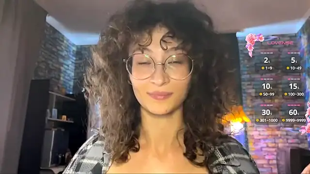 CurlyWinx Webcam Show