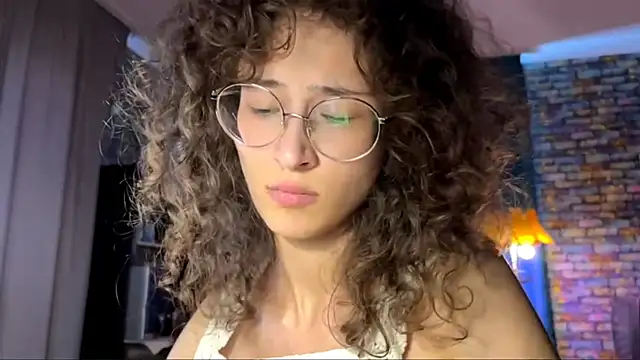 Živý XXX chat CurlyWinx