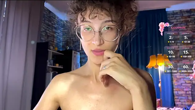 CurlyWinx's Live XXX Chat