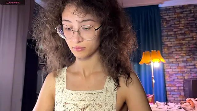 CurlyWinx XXX чат на живо