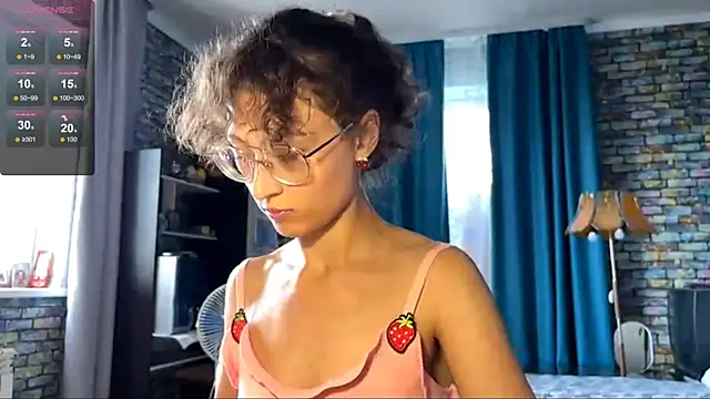 CurlyWinx Live XXX Chat