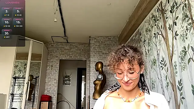 CurlyWinx's Live XXX Chat