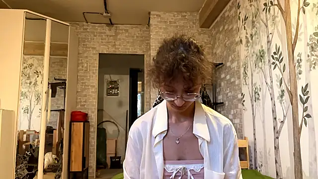 CurlyWinx's Live XXX Chat